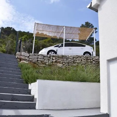 Holiday home Secluded Fisherman's Cove Zecja, Hvar - 13858 *